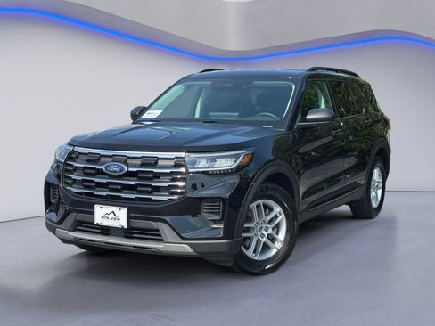 Certified 2026 Ford Explorer Active RWD image 2