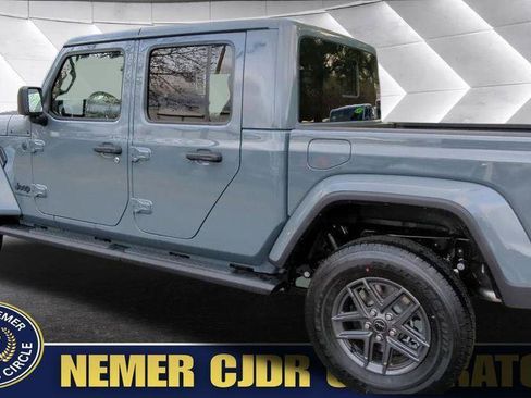 New 2026 Jeep Gladiator Sport AWD/4WD image 3