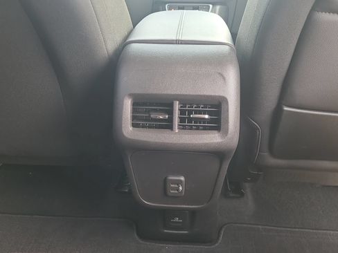 Used 2024 GMC Terrain SLE w/ Driver Convenience Package FWD image 21