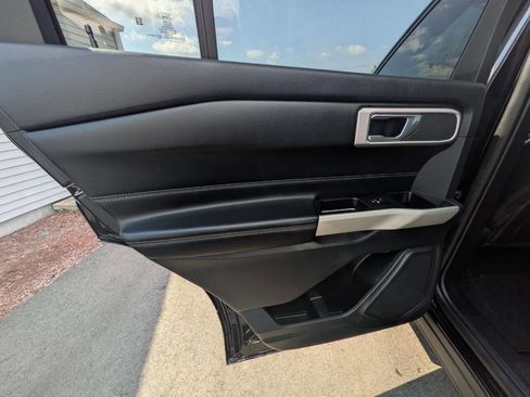 Used 2021 Ford Explorer XLT w/ Equipment Group 202A image 23