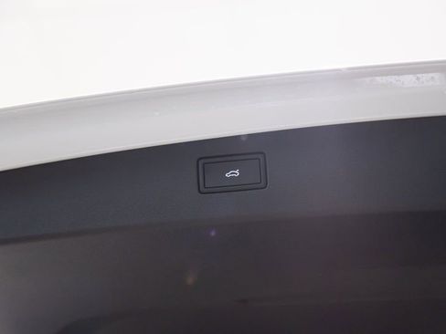 New 2026 Volkswagen Tiguan SE R-Line image 26