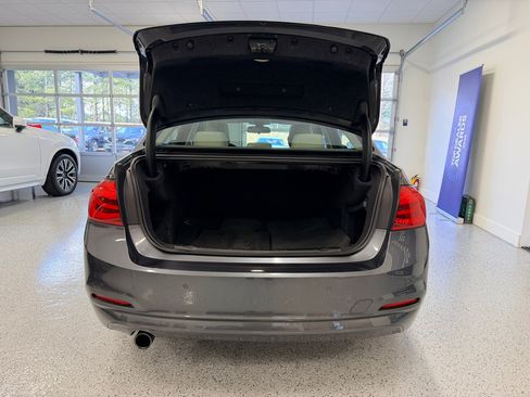 Used 2016 BMW 320i Sedan image 22