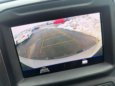 Used 2022 Chevrolet Silverado 2500 Custom w/ Custom Value Package image 14