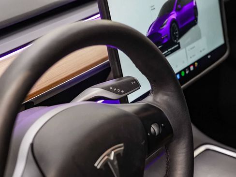 Used 2023 Tesla Model Y AWD image 23