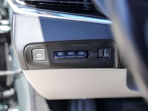 Used 2023 Buick Enclave Avenir w/ Avenir Technology Package FWD image 18