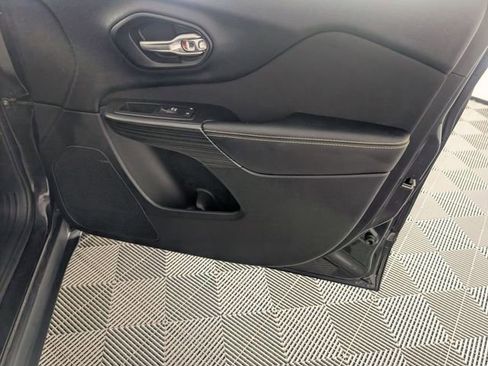 Used 2016 Jeep Cherokee Latitude w/ Comfort & Sound Group image 30