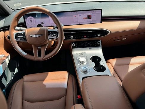 Certified 2026 Genesis GV70 2.5T Advanced AWD/4WD image 12
