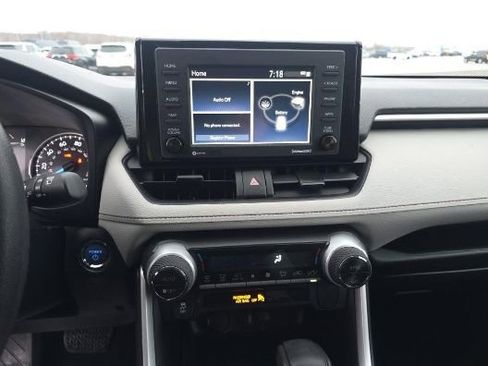 Used 2020 Toyota RAV4 XLE w/ Convenience Package image 7