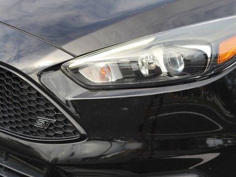 Used 2018 Ford Focus ST w/ Equipment Group 402A image 5