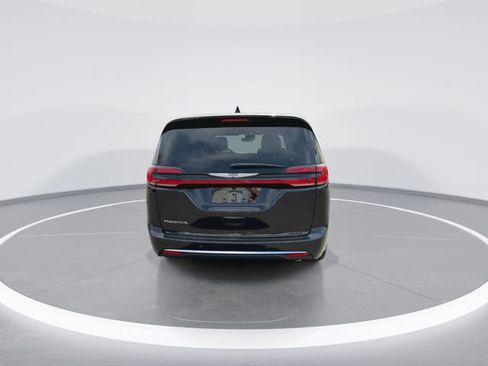 New 2026 Chrysler Pacifica Select FWD image 7