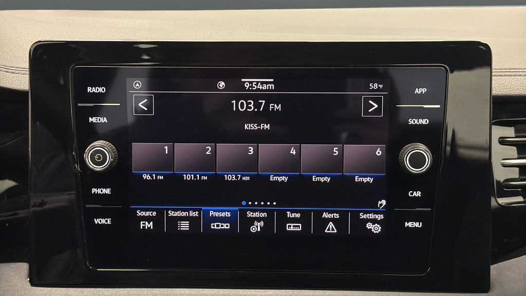 Used 2025 Volkswagen Jetta SE FWD image 15