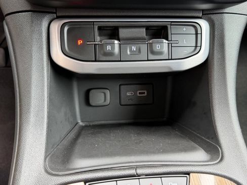 Used 2023 GMC Acadia SLE w/ Driver Convenience Package FWD image 28