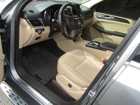 Used 2016 Mercedes-Benz GLE 350 w/ Premium Package image 17