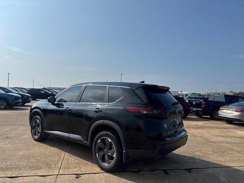 Certified 2024 Nissan Rogue SV FWD image 14