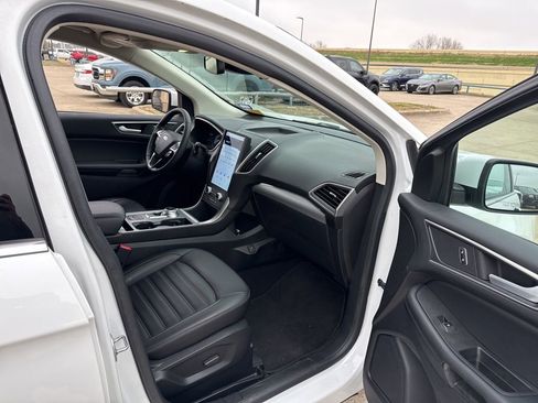 Used 2021 Ford Edge SEL w/ Convenience Package image 15