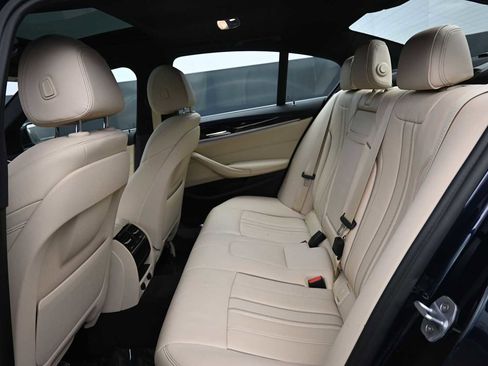 Used 2019 BMW 530e w/ Luxury Package RWD image 14