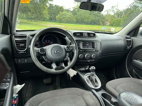 Used 2017 Kia Soul FWD image 13