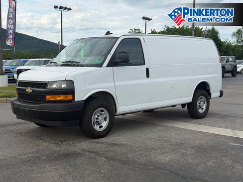 Used 2024 Chevrolet Express 2500 w/ Driver Convenience Package RWD image 2