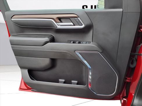 Used 2024 Chevrolet Silverado 1500 LT Trail Boss image 15