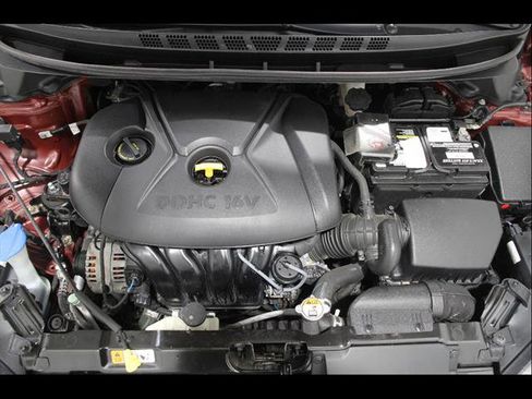 Used 2016 Hyundai Elantra SE image 17