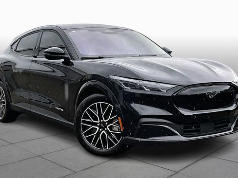 Certified 2025 Ford Mustang Mach-E Premium image 2