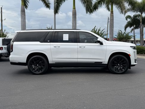 Certified 2023 Cadillac Escalade ESV Sport Platinum w/ LPO, ONYX Package AWD/4WD image 2