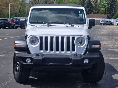 Used 2022 Jeep Wrangler Sport AWD/4WD image 4