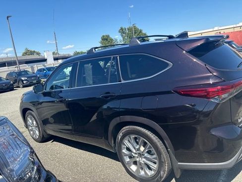 Used 2020 Toyota Highlander Limited AWD/4WD image 1