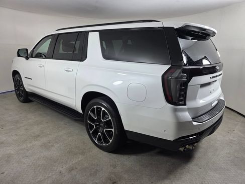 Used 2025 Chevrolet Suburban RST w/ RST Capability Package AWD/4WD image 6
