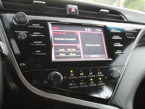 Used 2019 Toyota Camry LE FWD image 15