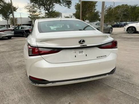 Certified 2024 Lexus ES 300h w/ Premium Package FWD image 7