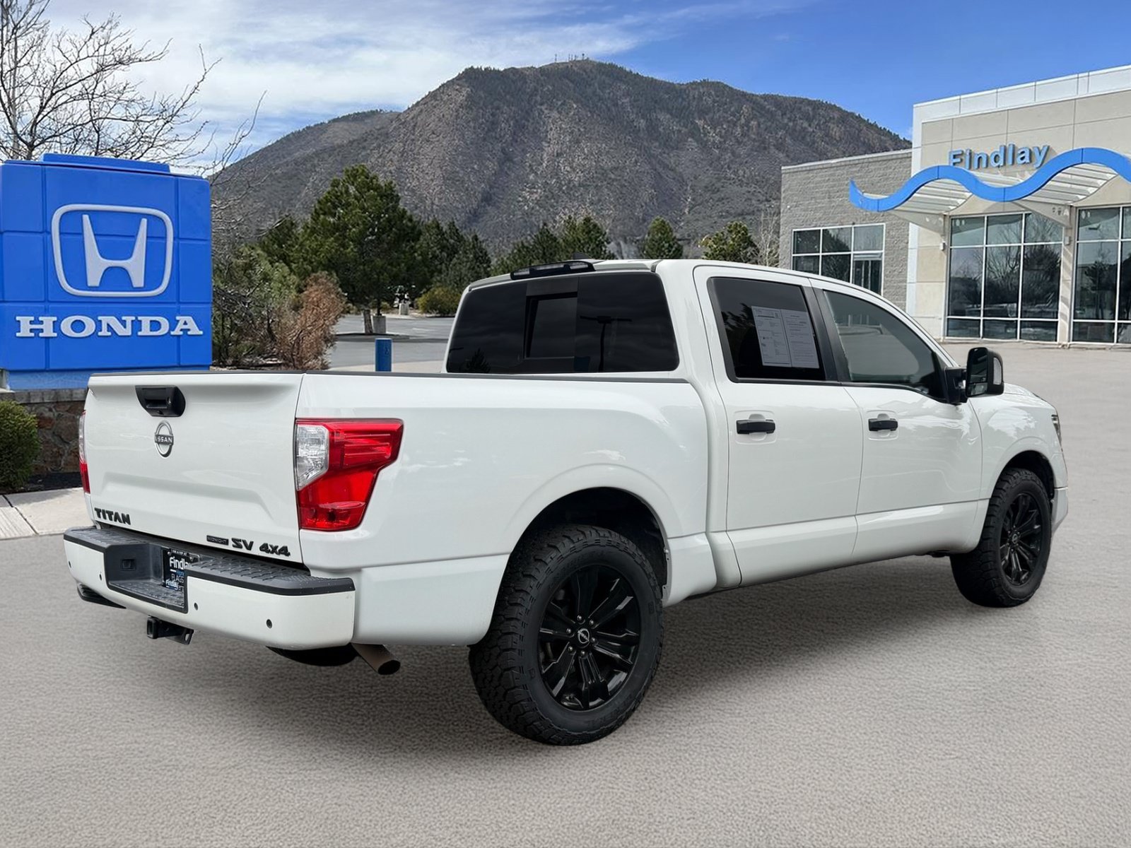 Used 2023 Nissan Titan SV w/ SV Convenience Package AWD/4WD image 5