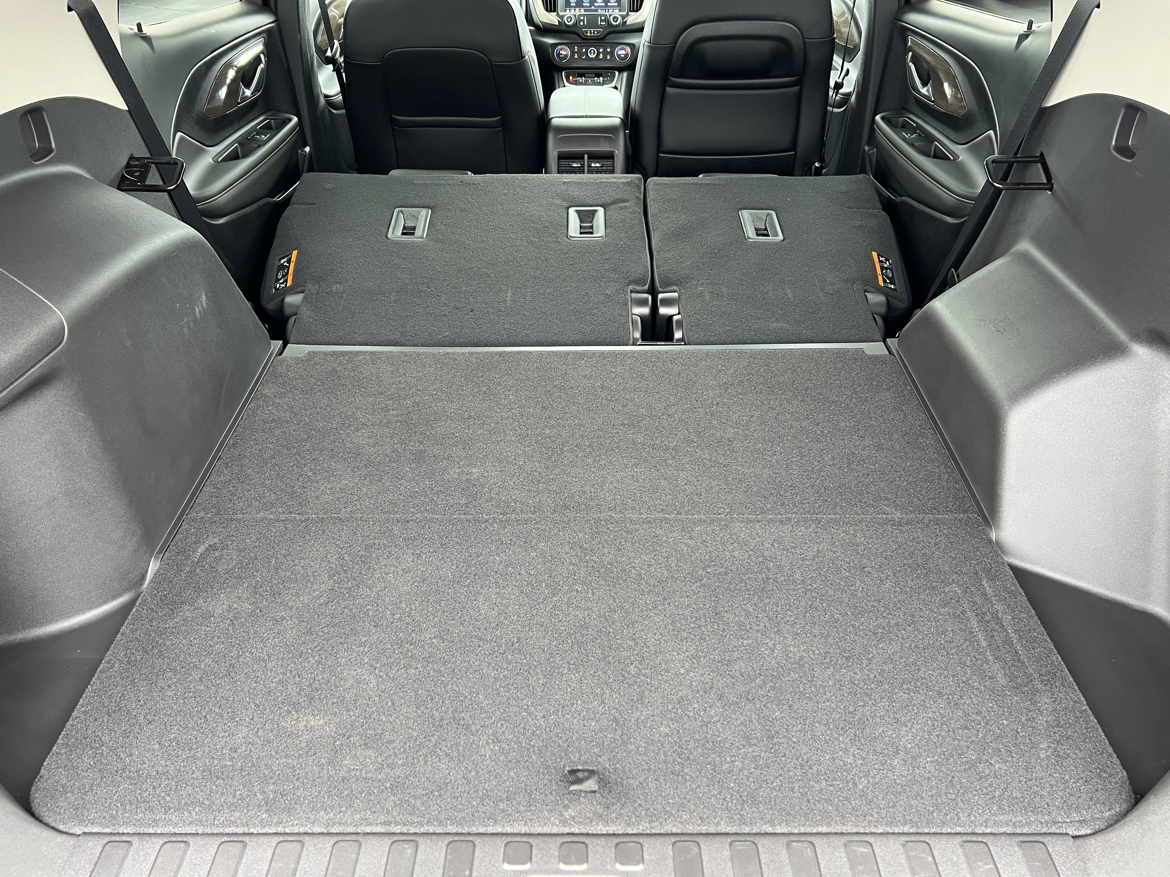 Used 2024 GMC Terrain Denali w/ Black Diamond Edition AWD/4WD image 20