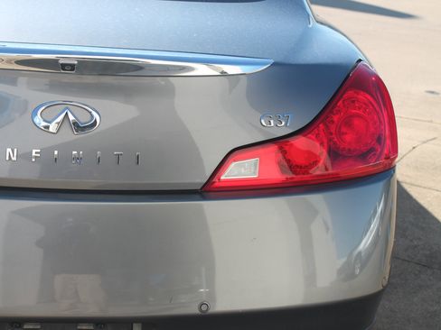 Used 2011 INFINITI G37 Journey w/ Premium Pkg image 4