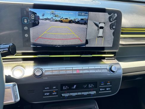 Used 2025 Hyundai Kona Limited FWD image 30