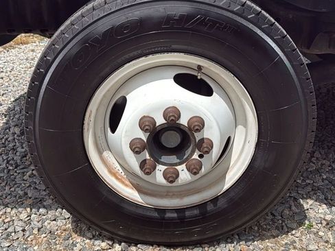 Used 2011 Ford E-450 and Econoline 450 Super Duty RWD image 37