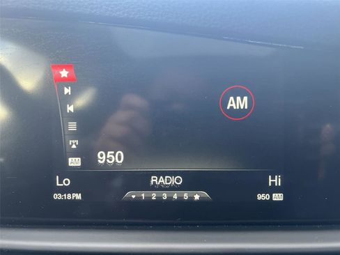 Used 2017 Alfa Romeo Giulia Sprint w/ Cold Weather Package image 16