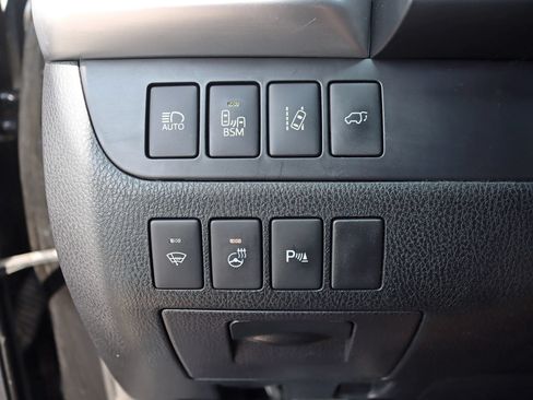 Used 2015 Toyota Highlander Limited Platinum AWD/4WD image 18