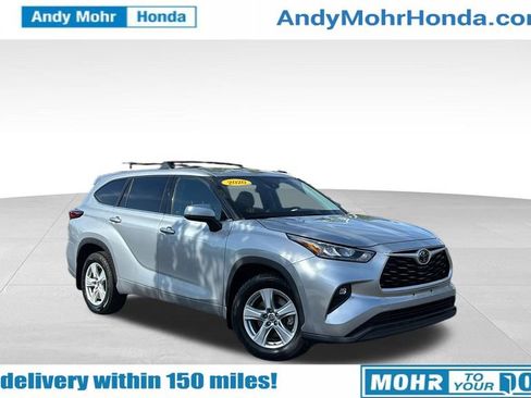 Used 2020 Toyota Highlander LE image 1