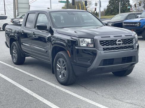 Used 2025 Nissan Frontier SV image 5