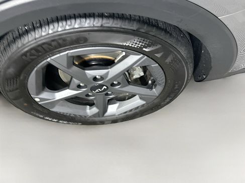 Used 2025 Kia K4 LXS FWD image 11