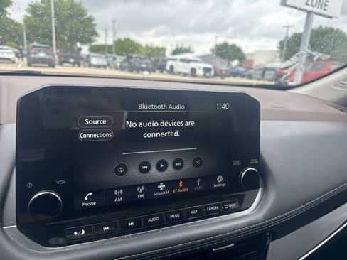 Used 2023 Nissan Rogue SL w/ SL Premium Package image 13