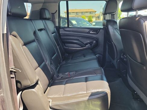 Used 2015 Chevrolet Suburban LT w/ Luxury Package RWD image 27