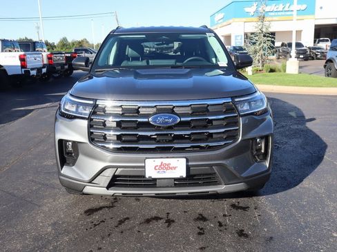 New 2026 Ford Explorer Active w/ Active Comfort Package image 9