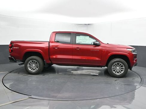 New 2026 Chevrolet Colorado LT w/ LT Convenience Package AWD/4WD image 3