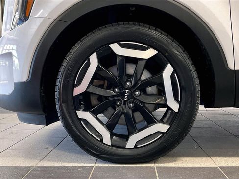Used 2023 Kia Telluride S w/ S Sunroof Package AWD/4WD image 7