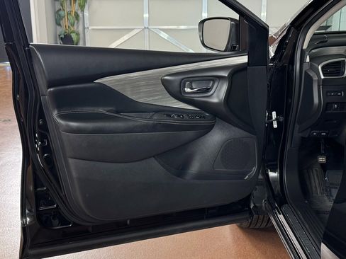 Used 2017 Nissan Murano SV image 15