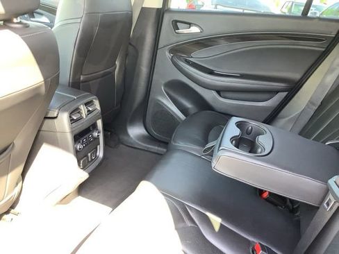 Used 2019 Buick Envision Essence image 22