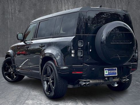 Used 2025 Land Rover Defender 110 V8 image 4