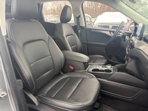 Used 2022 Ford Escape Titanium w/ Class II Trailer Tow Package image 29